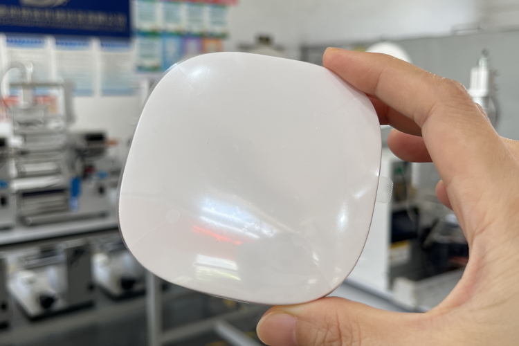 終結(jié)貼膜煩惱：這款設(shè)備如何重塑消費(fèi)電子開箱體驗(yàn)？