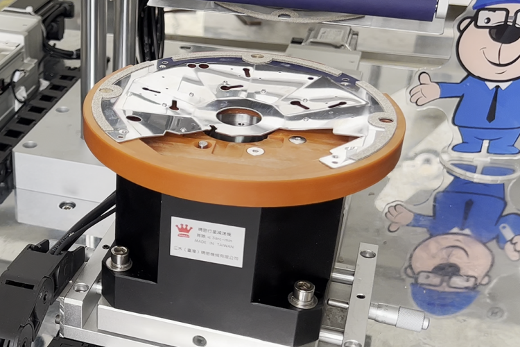 自動貼導電布機廠家：如何提升天線圓盤生產(chǎn)效率200%？