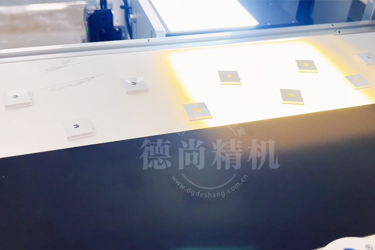 視覺貼合機(jī)的特點(diǎn)與優(yōu)勢解析