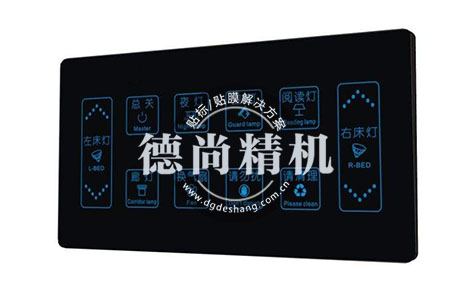 高光面開關(guān)面板自動(dòng)貼膜機(jī)防刮傷？